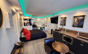 Love Room romantique avec Jacuzzi 2 places